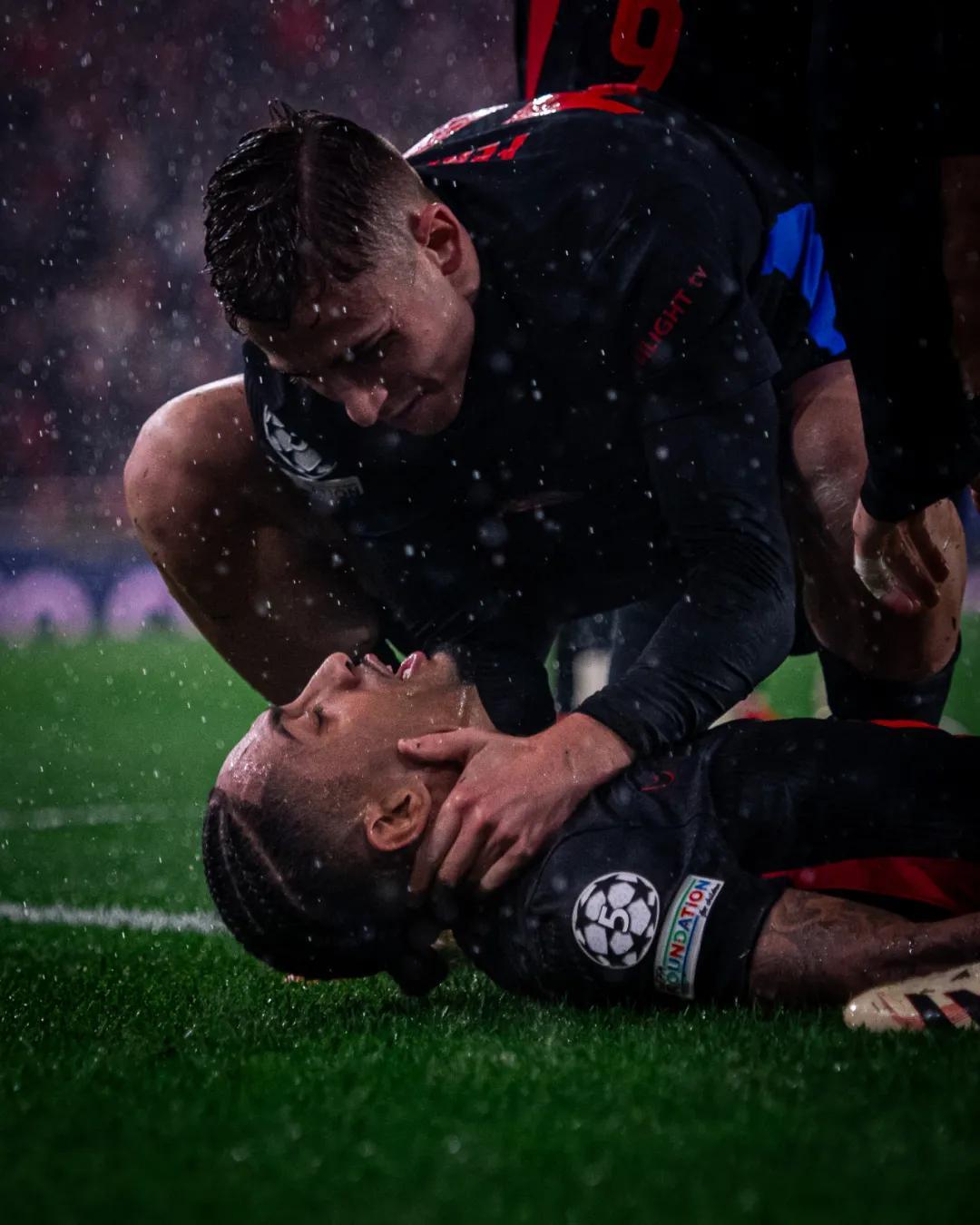 巴萨压哨绝杀国米，全场沸腾！经典一战再现传奇-爱游戏官网网页版入口