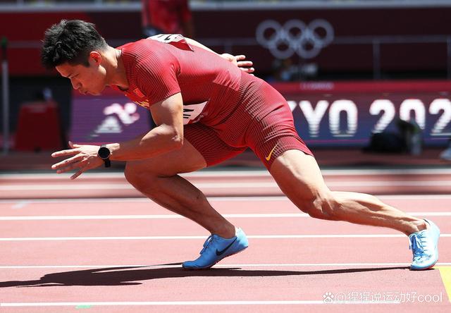 德约科维奇对阵苏炳添展开拉锯大战，最终险胜对手-爱游戏官网