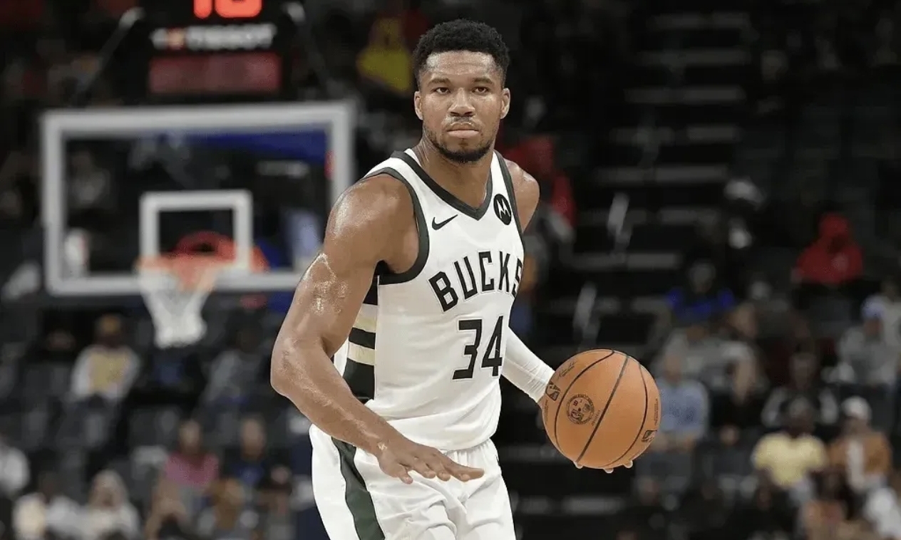 字母哥连续十五场比赛得分超过反败为胜，澳大利亚队不断突破！的简单介绍-爱游戏官网